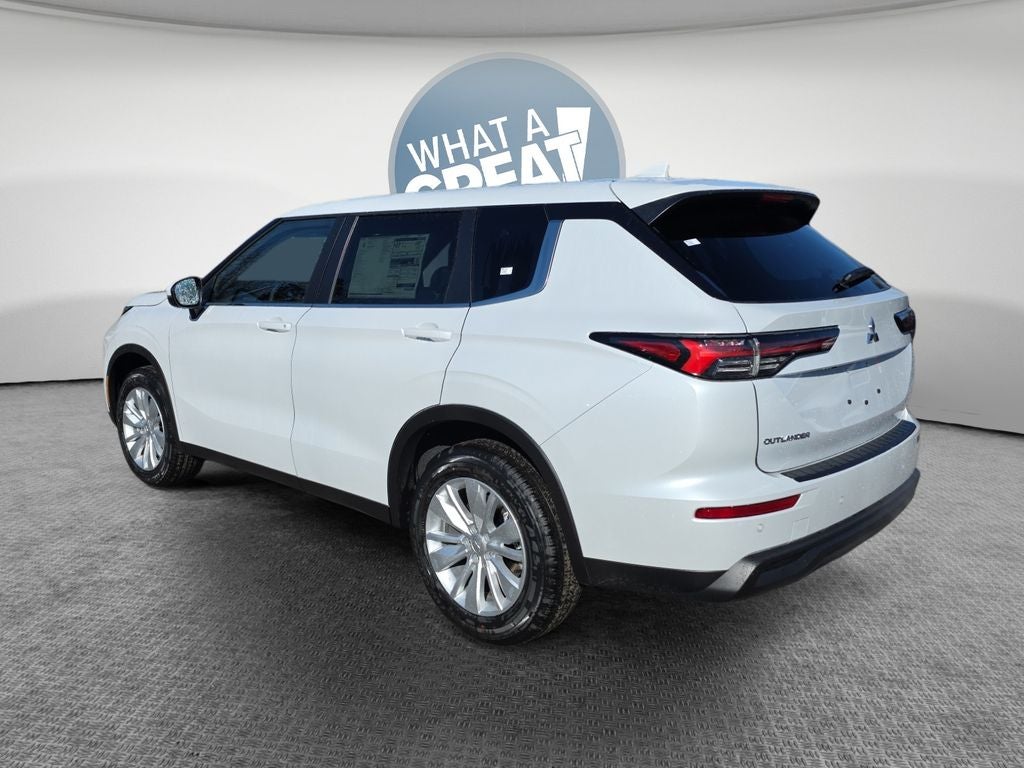 2026 Mitsubishi Outlander ES