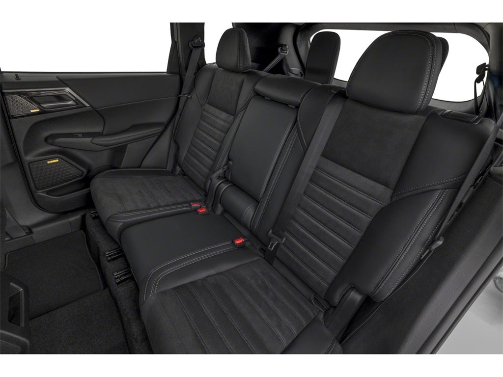 2025 Mitsubishi Outlander Base