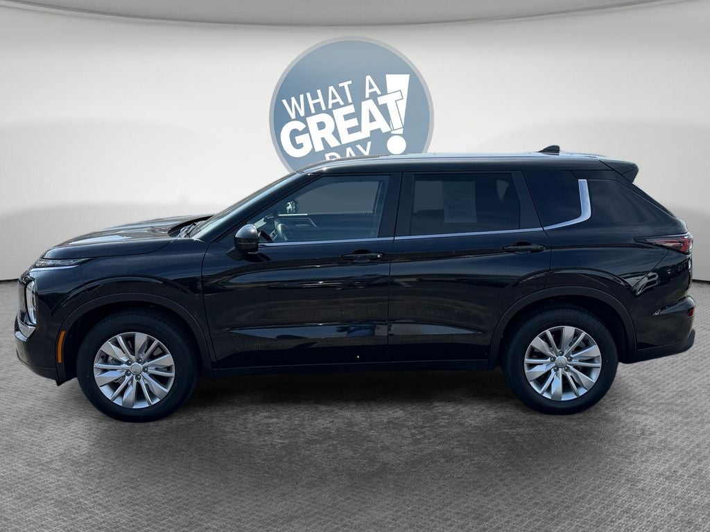 2026 Mitsubishi Outlander LE