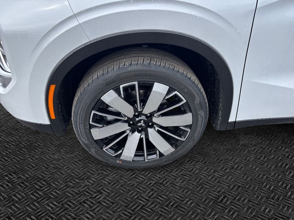 2026 Mitsubishi Outlander Base