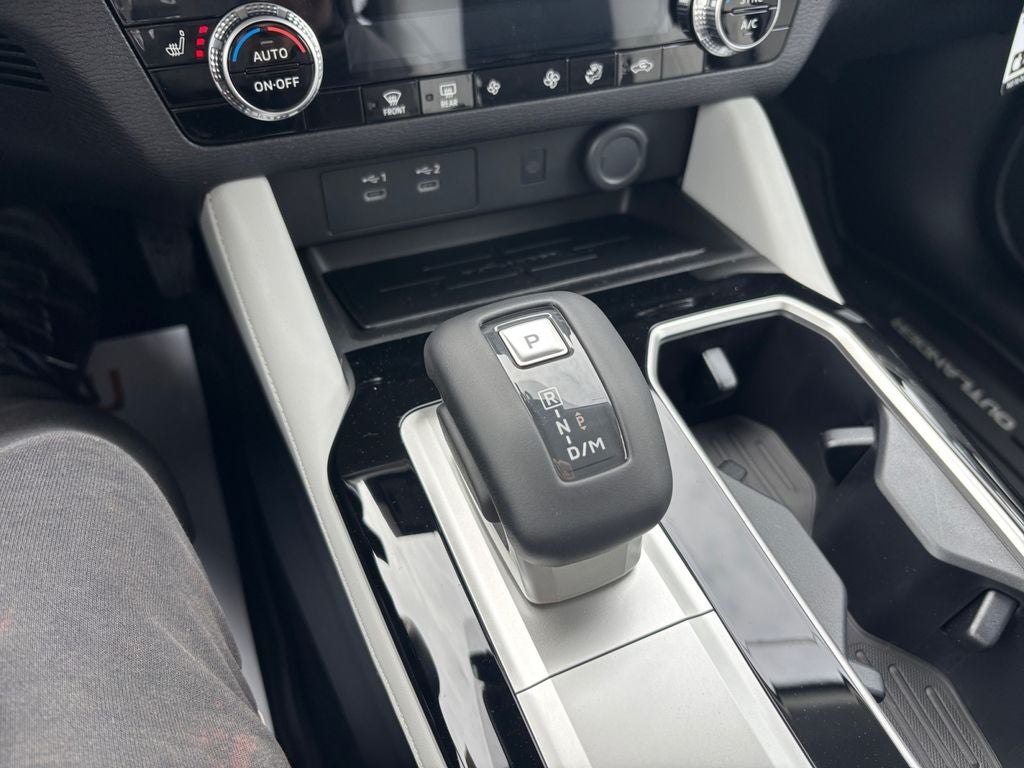 2026 Mitsubishi Outlander Base