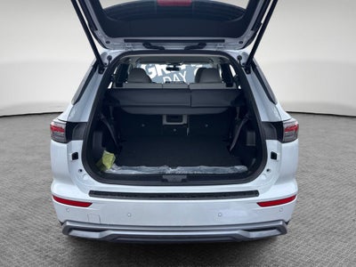2026 Mitsubishi Outlander Base