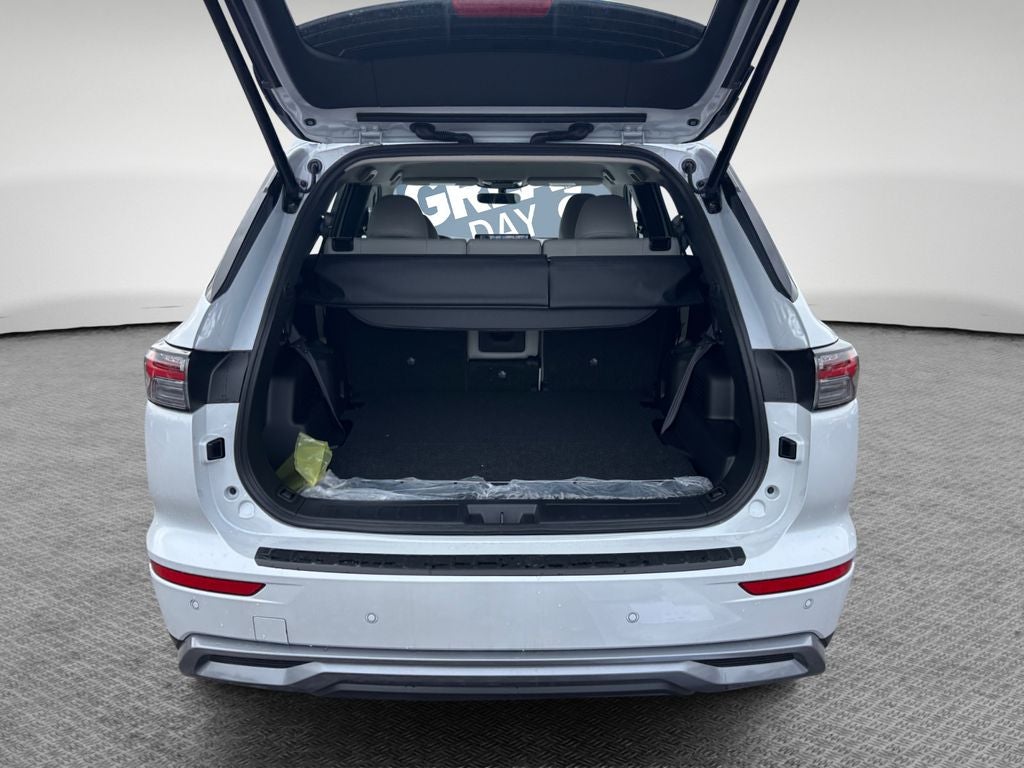 2026 Mitsubishi Outlander Base