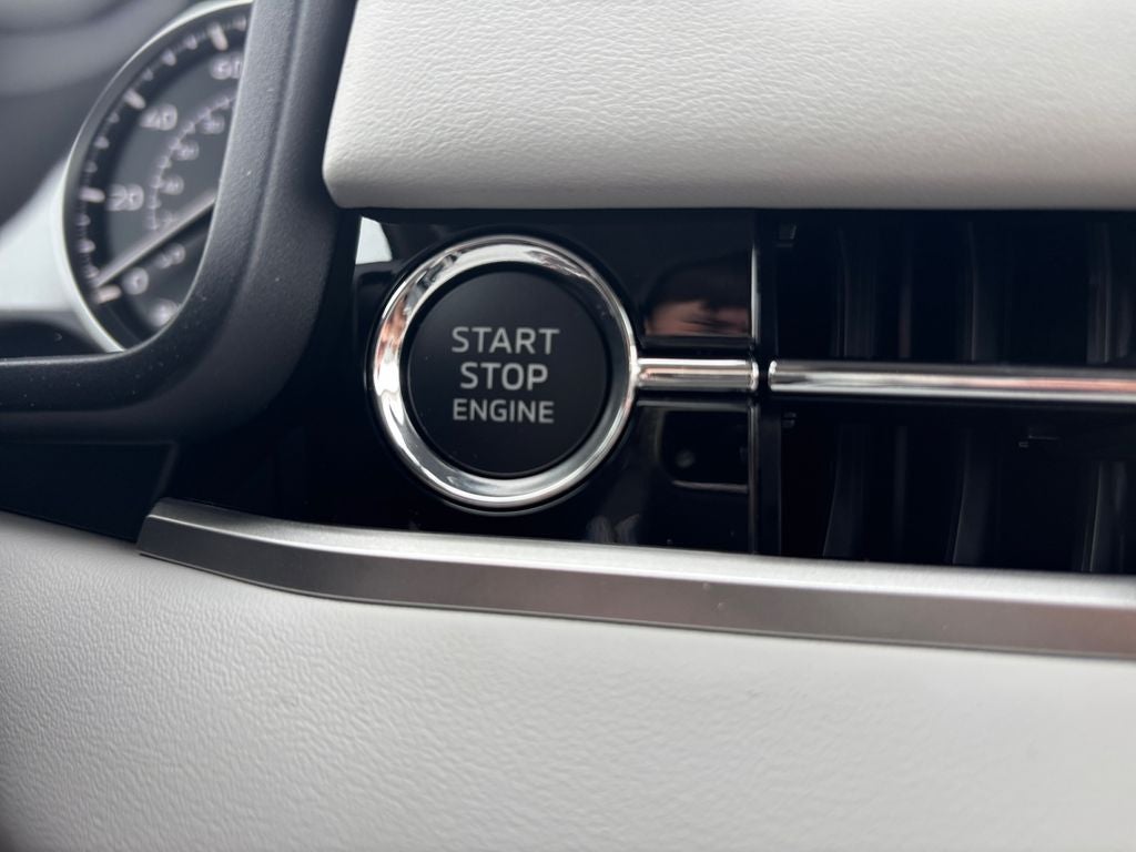 2026 Mitsubishi Outlander Base