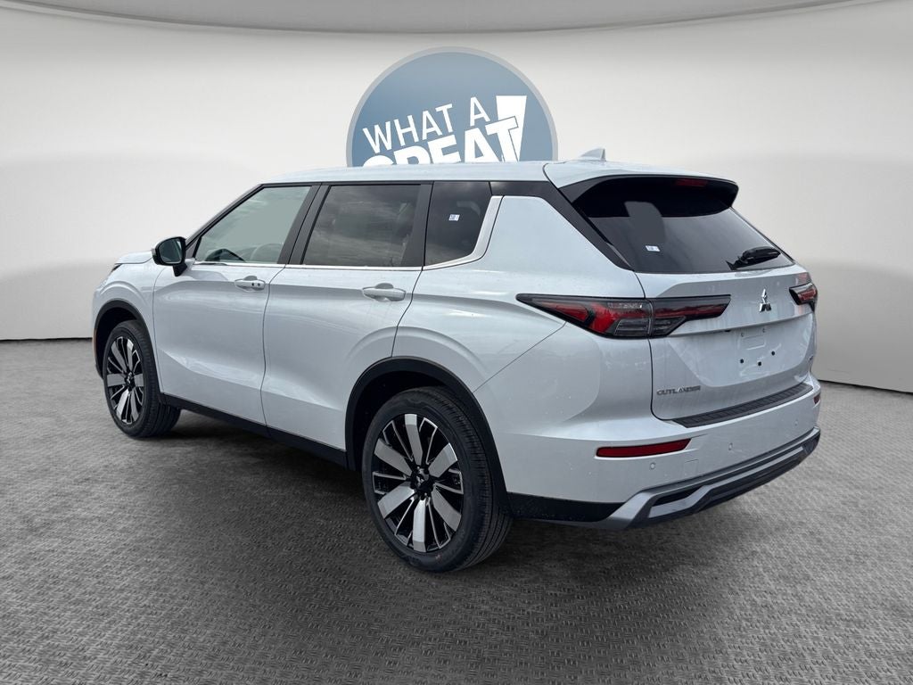 2026 Mitsubishi Outlander Base