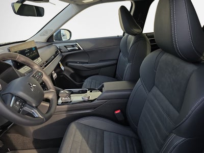2026 Mitsubishi Outlander Base