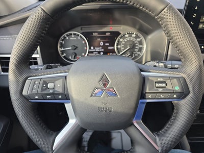2026 Mitsubishi Outlander Base