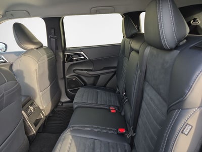 2026 Mitsubishi Outlander Base