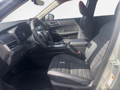 2026 Mitsubishi Outlander Base