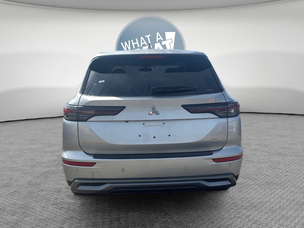 2026 Mitsubishi Outlander Base