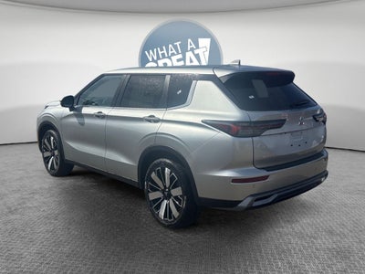 2026 Mitsubishi Outlander Base