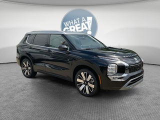 2025 Mitsubishi Outlander Base