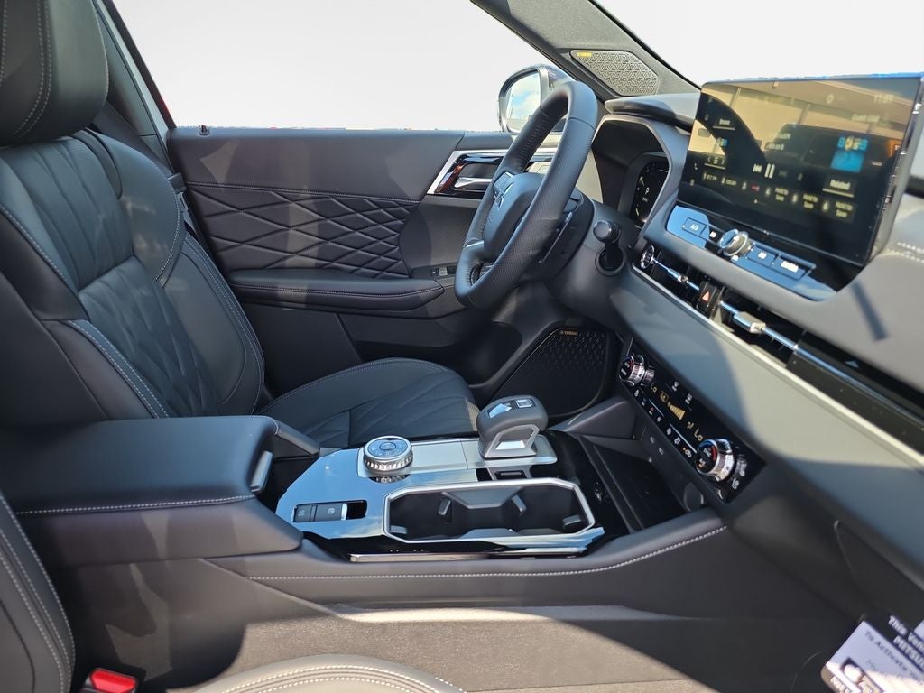 2026 Mitsubishi Outlander Base