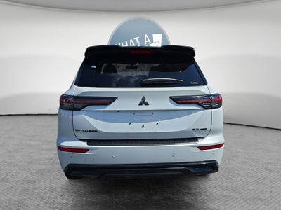 2026 Mitsubishi Outlander Base
