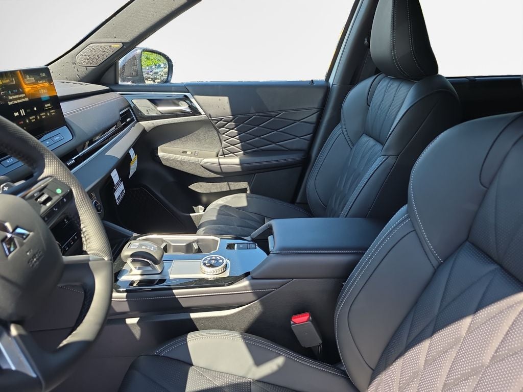 2026 Mitsubishi Outlander Base