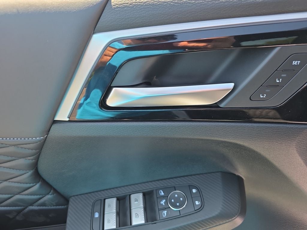 2026 Mitsubishi Outlander Base