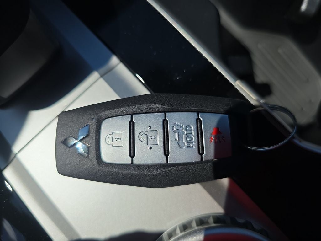 2026 Mitsubishi Outlander Base