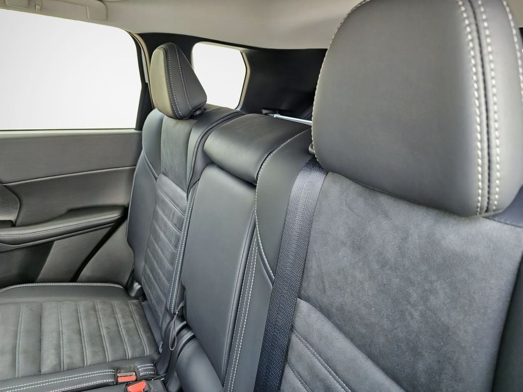 2025 Mitsubishi Outlander PHEV SE