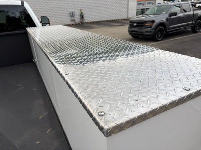 2026 Ford F-350SD XL DRW 4x4 / 6.7L Diesel / 9' Service Body