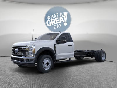 2026 Ford F-600SD XL DRW 4x2 / 7.3L V8 / 120" CA Chassis
