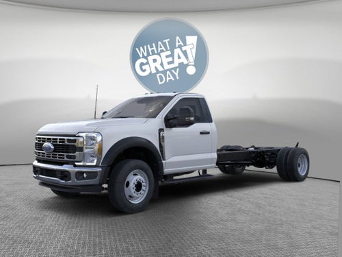 2026 Ford F-600SD XL DRW 4x2 / 7.3L V8 / 120" CA Chassis