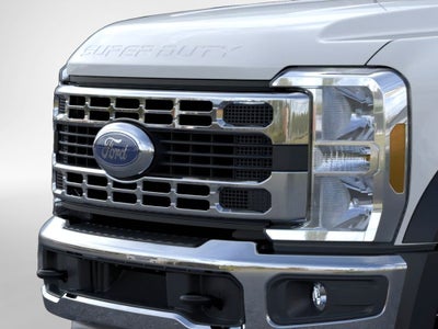 2026 Ford F-600SD XL DRW 4x2 / 7.3L V8 / 120" CA Chassis