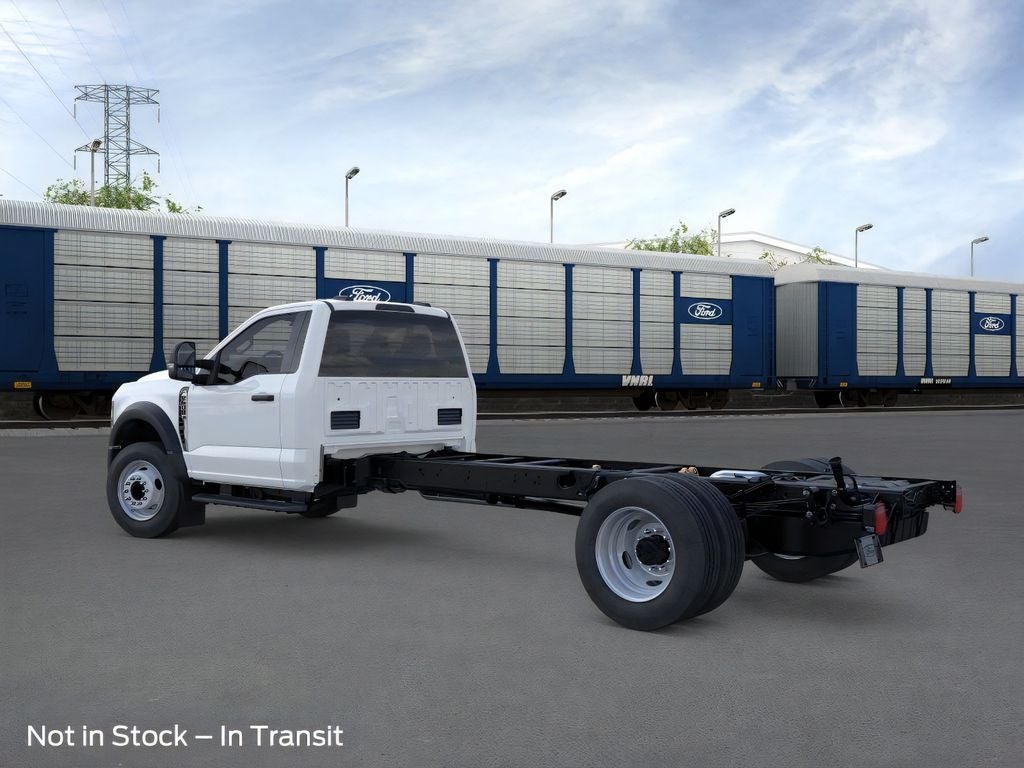 2026 Ford F-600SD XL DRW 4x2 / 7.3L V8 / 120" CA Chassis