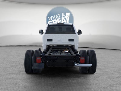 2026 Ford F-600SD XL DRW 4x2 / 7.3L V8 / 120" CA Chassis