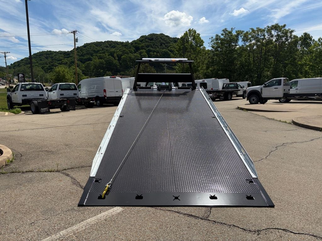 2026 Ford F-600SD XL DRW 4x4 / 7.3L V8 / 20' Steel Rollback