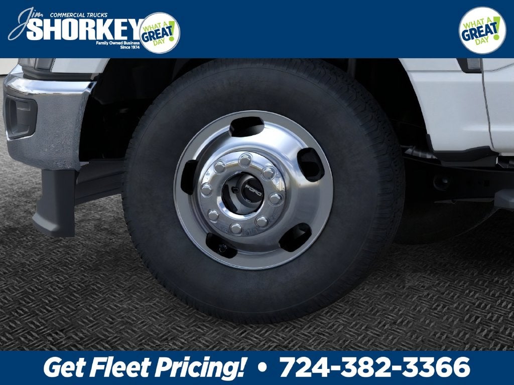 2026 Ford F-350SD XL DRW 4x4 / 7.3L V8 / 9'3" Dropside Dump