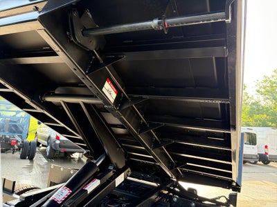 2026 Ford F-550SD XL DRW 4x4 / 7.3L V8 / 9'7" Steel Dump