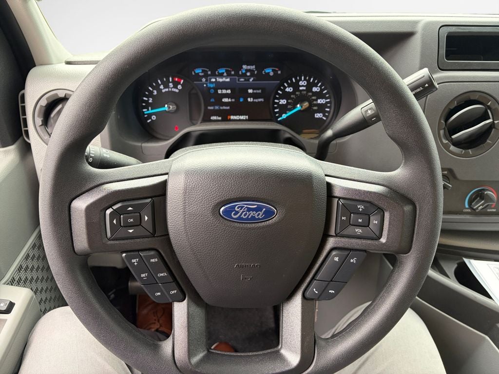2027 Ford E-450SD Base DRW / 7.3L V8 / 16' Box w/Ramp