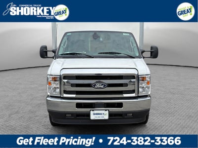 2027 Ford E-450SD Base DRW / 7.3L V8 / 16' Box w/Ramp