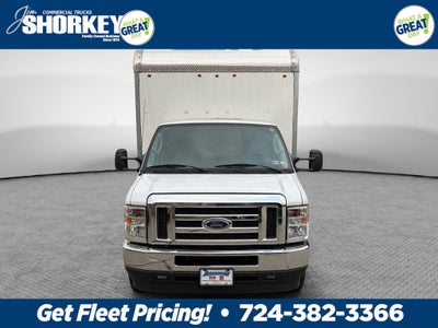 2022 Ford E-450SD Base DRW / 7.3L V8 / 17' Box