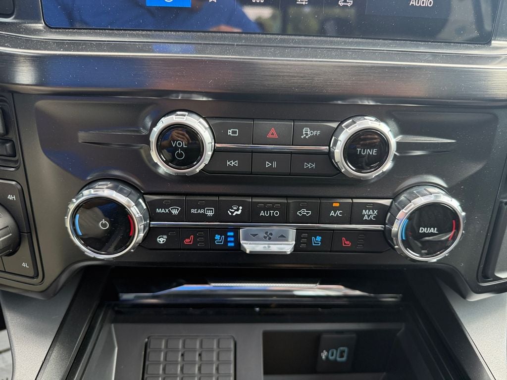 2026 Ford F-250SD Lariat Black Widow