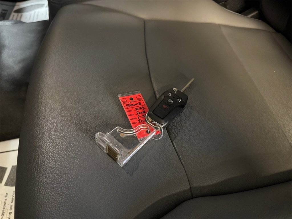 2024 Ford F-350SD XL 4x4 / 6.7L Diesel / 8' Bed