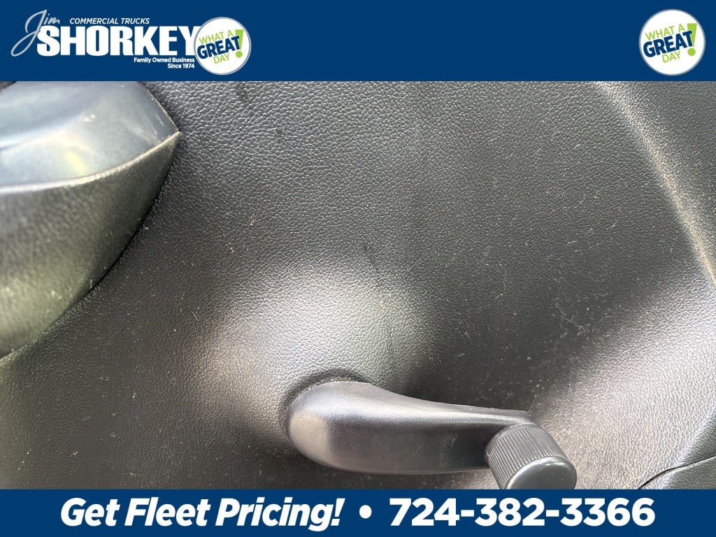 2018 Chevrolet Silverado 3500HD Work Truck DRW / 6.0L V8 / 9' Service Body