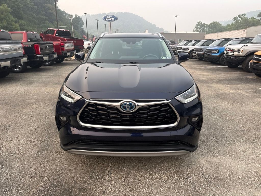 2021 Toyota Highlander Hybrid Platinum
