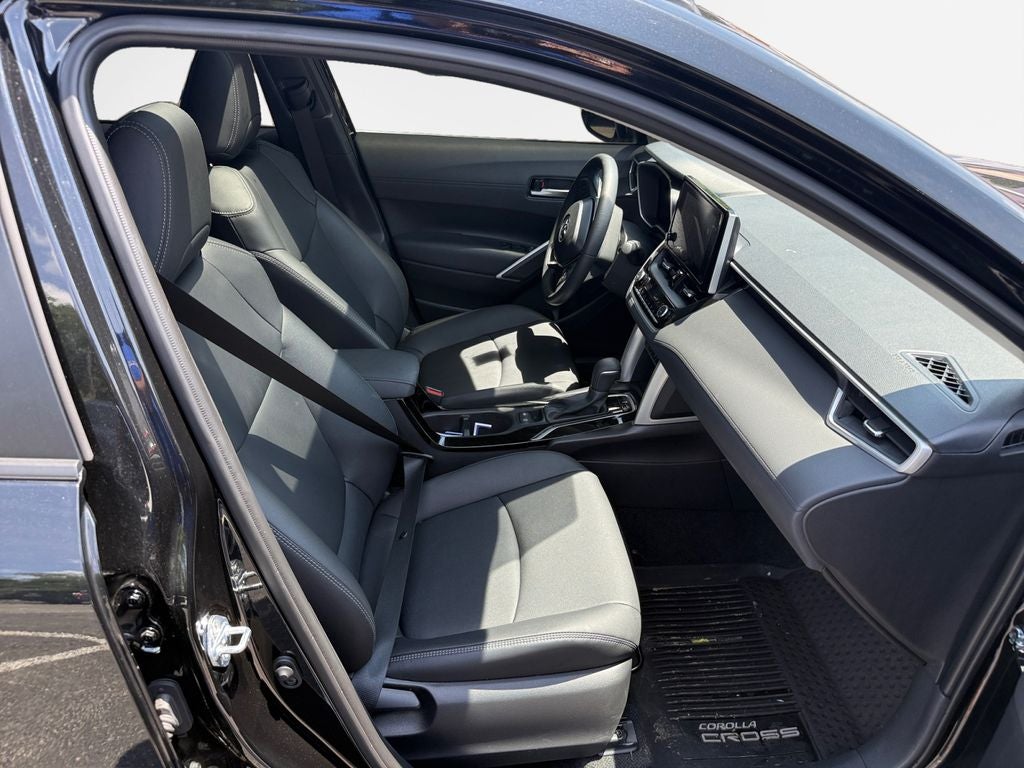 2025 Toyota Corolla Cross XLE