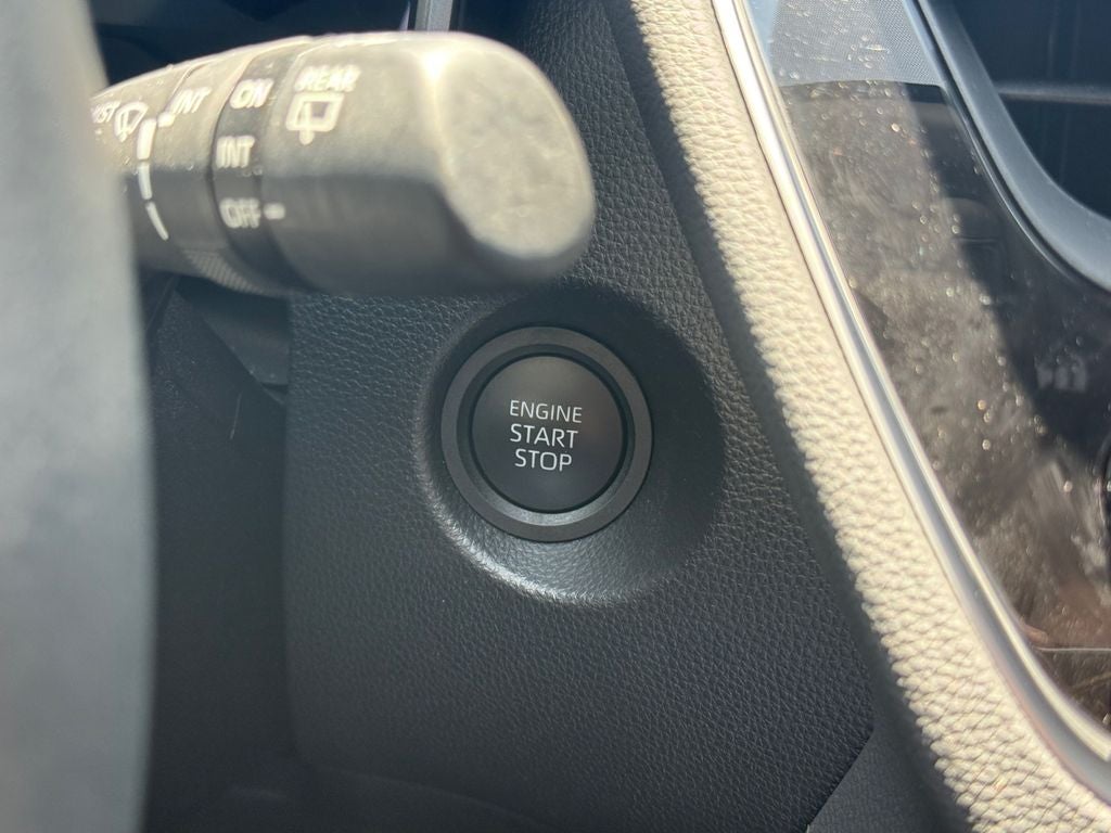 2025 Toyota Corolla Cross XLE