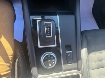 2022 Mitsubishi Outlander Base