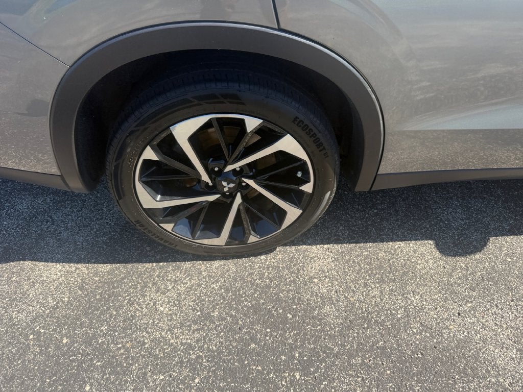 2022 Mitsubishi Outlander Base