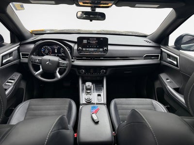 2024 Mitsubishi Outlander SE Black Edition