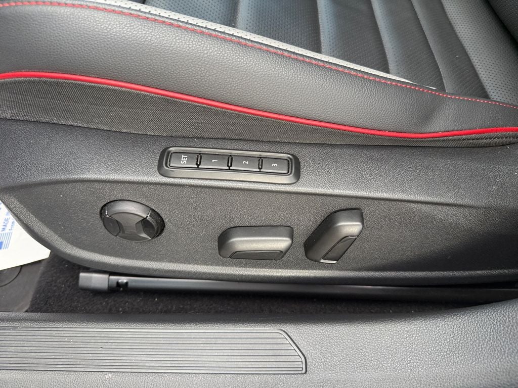 2024 Volkswagen Golf GTI Autobahn