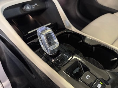 2023 Volvo XC40 B5 Plus Dark Theme