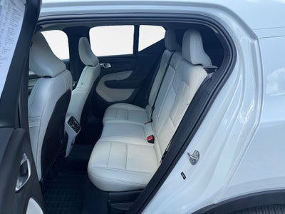 2023 Volvo XC40 B5 Plus Dark Theme