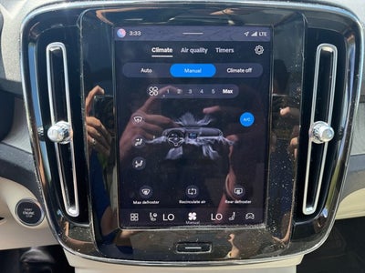 2023 Volvo XC40 B5 Plus Dark Theme