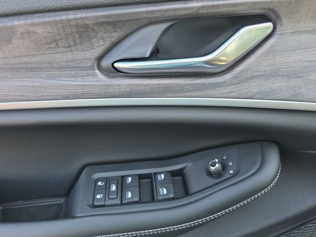 2027 Jeep Grand Cherokee Altitude