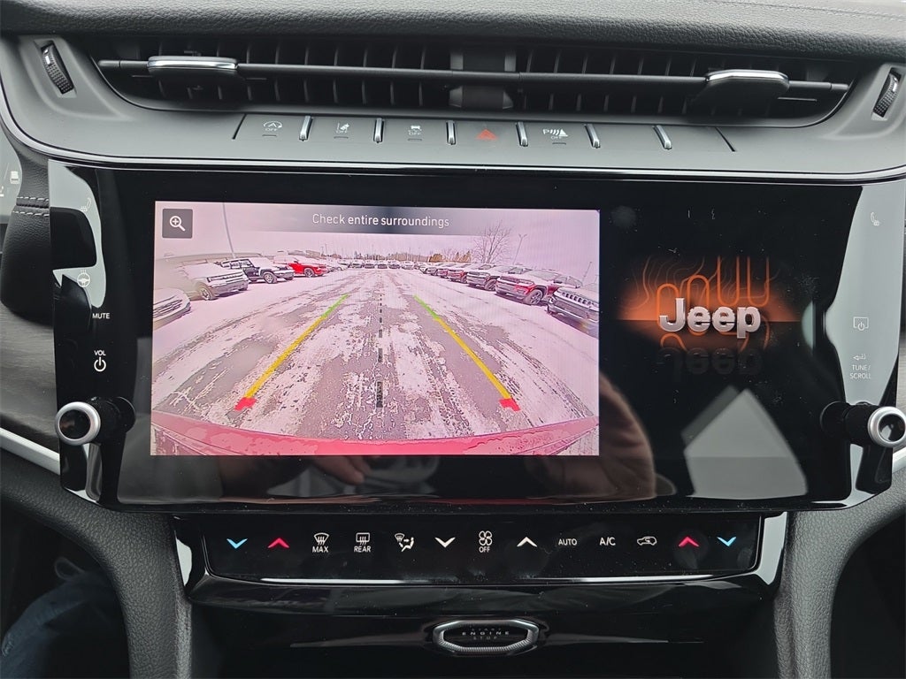 2026 Jeep Grand Cherokee Laredo