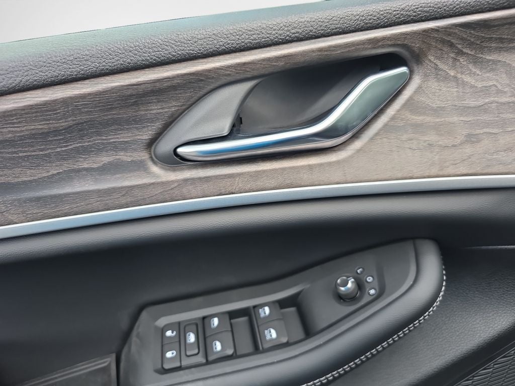 2026 Jeep Grand Cherokee Altitude
